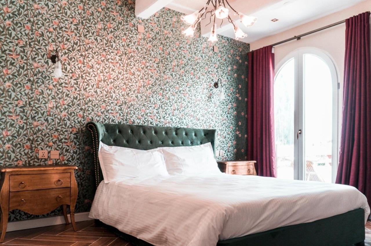 The Red Farm Relais & Spa Iklin Экстерьер фото