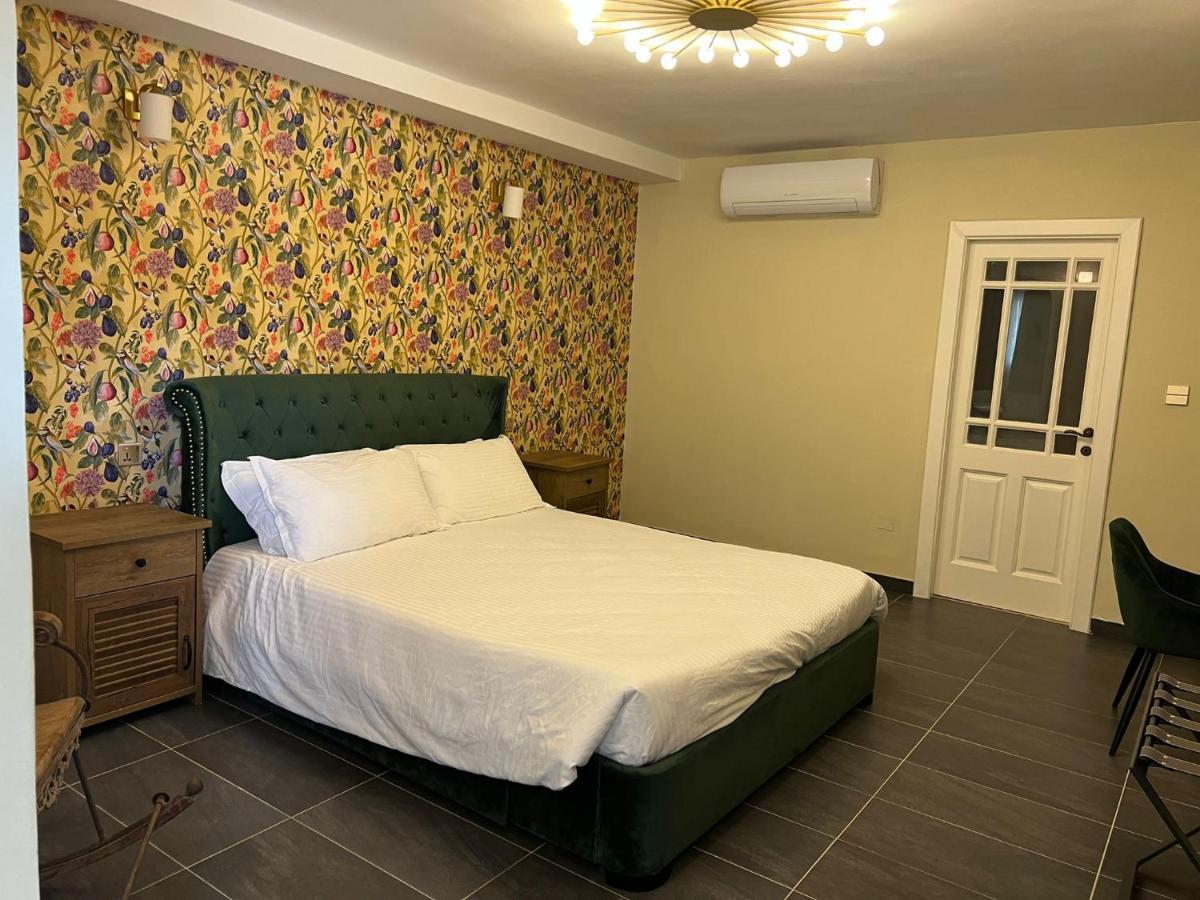The Red Farm Relais & Spa Iklin Экстерьер фото